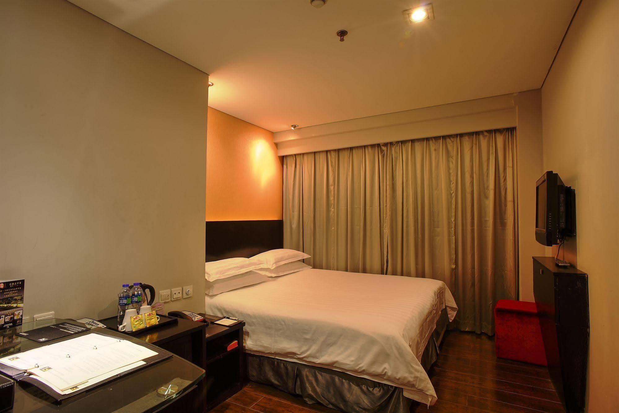 Fx Hotel Xujiahui - Shanghai Stadium Branch Zewnętrze zdjęcie